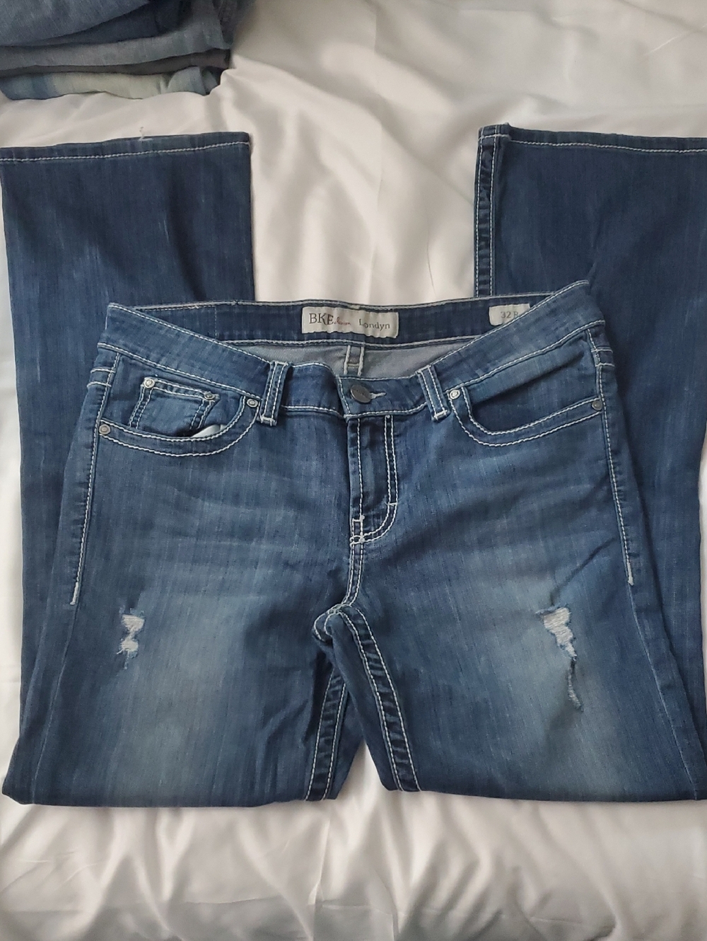 BKE 'Londyn' Women's Medium Blue Boot Cut Jeans